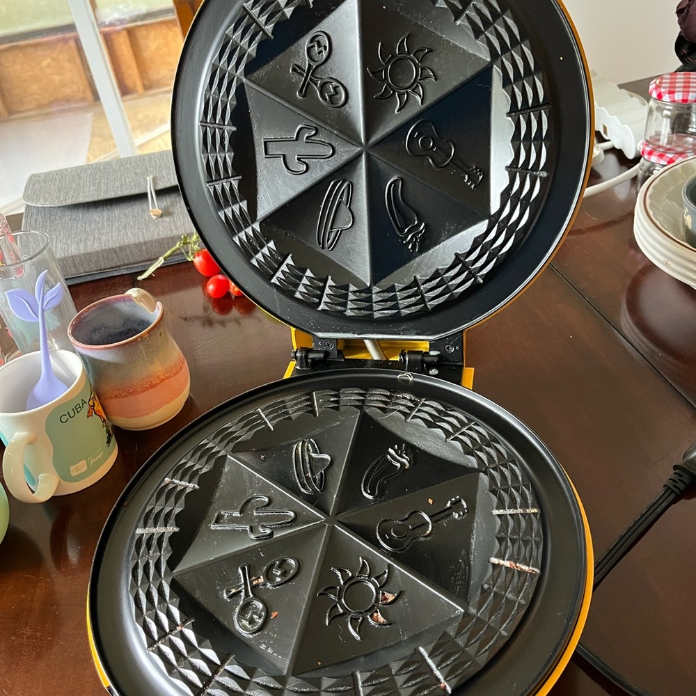 Quesadilla Maker - Picture 8 of 8